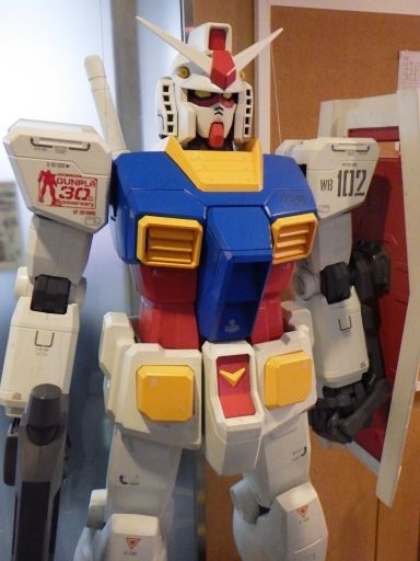 静岡ホビースクエア<br />特大サイズのガンダム。