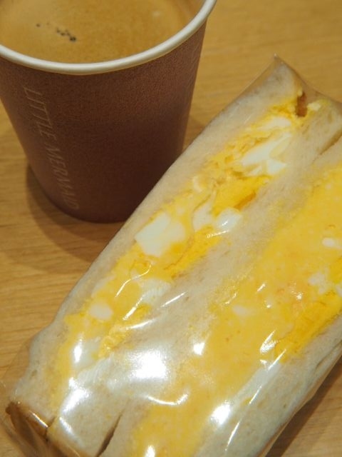 LITTLE MERMAID静岡駅店<br />モーニングセット。<br />静岡駅には、モーニングを提供する店がやけに少なく、これで済ませた。