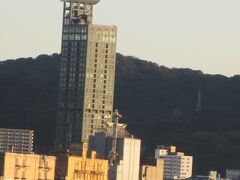 先ほどまでいた門司港の門司タワー。

展望台がある。
