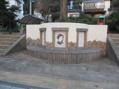 7：22　金子みすゞ顕彰碑

地元の方の誇りなんだろうなー。