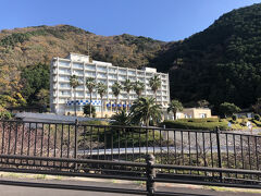 程なく西伊豆クリスタルビューホテルさんに到着です。