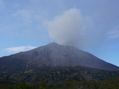 展望所の階段を上ったところから。
火山灰が降ってきたのか、眼がゴロゴロしました(;´∀｀)
（滞在時間30分）