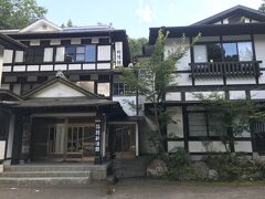 今夜お世話になる筌ノ口温泉・新清館。