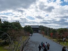 次は仁和寺へと来ました。
今回は自転車利用ですが、南禅寺からは40分ほどかかります…疲れた……。