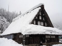 ＜国指定重要文化財 村上家＞
おーー　雪深い♪
このような景色を期待していただけにテンションＵＰです。