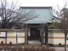 岐阜公園から徒歩数分のところにある常在寺に寄ります。
ここは斎藤家の菩提寺だったところです。