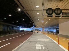 レンタカーを返却して空港へ

数年前に来たのを思い出します。
新千歳空港はお土産がたくさん売っていて見所がたくさんあります！