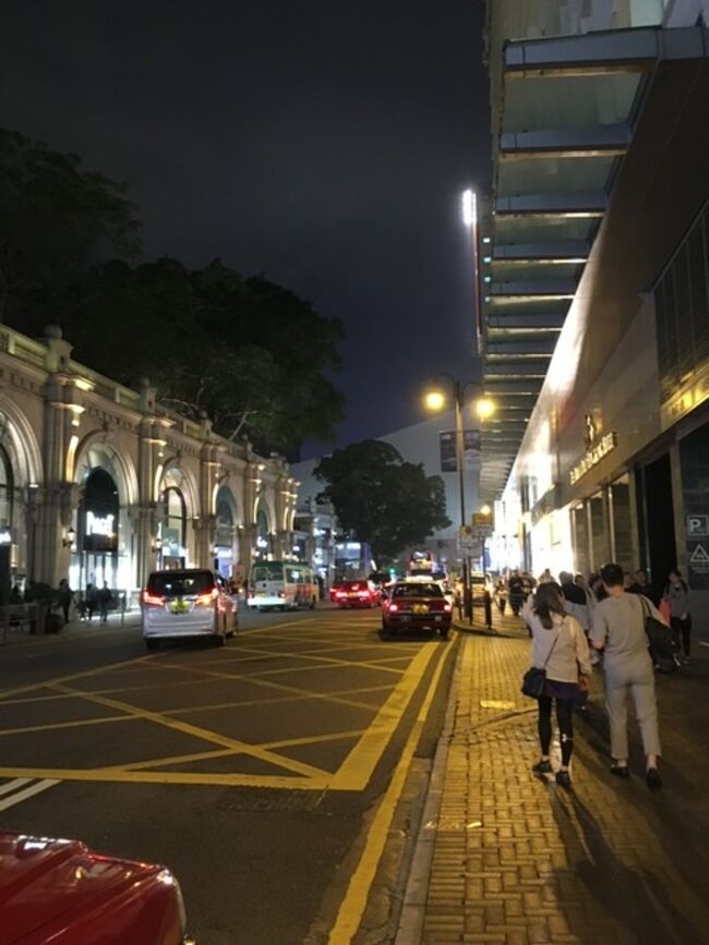 ちょっと近場を散策です。散策エリアのひとつにもなってます1881ヘリテージ、夜のライトアップも綺麗です。