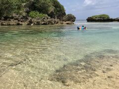 星の砂で有名な星砂の浜に到着。
もーーー汗だく。

私も海に入りてーーーっ。