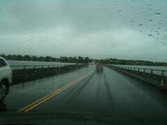 カナダからI-87を通って国道11号線を東へ行くと、橋を渡ってバーモント州です。