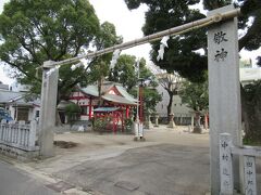 愛車で裏道を通っていると神社を発見