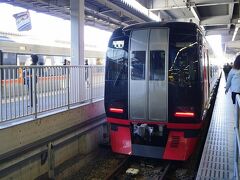 豊橋駅は、JRと名鉄は中でつながっている。名鉄特急ミュースカイで名古屋を目指す。