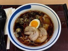 必ず食べる、富山ブラックラーメン。
元祖富山ブラックラーメン 西町 大善 よりマイルドな仕上がり。