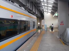 終点湘南江の島駅に到着しました。
わずか１４分の列車旅でした。