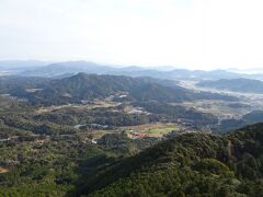 黒髪山（標高516m）に登頂。四方を見渡せる好展望でした♪