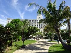 7月。ホテル日航アリビラに宿泊してリゾート気分を満喫。
