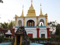 ベトナム様式寺院Wat Pha Bat Tai（ワット・パバートタイ）は17世紀に建立されました。