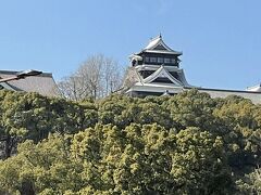 復興が進む熊本城を遠目でチラ見し、いざ阿蘇へ。