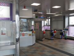 昨年10月に開通した浦添前田駅はとにかくきれい。