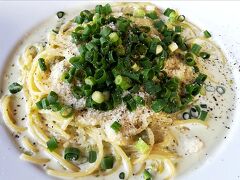 私が注文したのは生海苔とゴルゴンゾーラのパスタ。
ゴルゴンゾーラのこってりしたソースが美味しかった～

お料理が提供されるまでかなり待ちましたが、サラダ、パスタ、ドリングがついて1000円で、このクオリティはすごい。
歯が痛いからあまり食べられないとブツブツ言っていた母も完食していました。