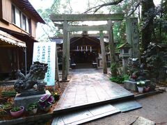 伏見神宝神社

伏見神宝神社は平安時代の創建ながら、昭和に入り再建された神社なので、比較的重厚さを感じません。