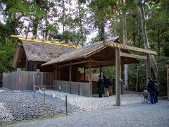 こちらの神さまは鎌倉時代に
神風を吹かせて日本をお守りになったそうで
念を強めずにはいられない。

なにとぞ、なにとぞ、コロナ終息!!!!!!