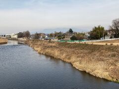 ■広瀬川■ 12:07
1年前には仙台で広瀬川を見ましたが、今年は群馬で見ています。向こうに見えているのは赤城山です。