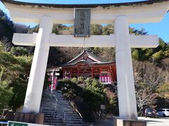 先ほど閉まっていた「夫婦木神社姫の宮」へ戻ってきました。


