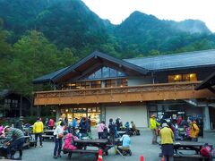 今シーズン二度目の上高地、旅行記には上げてませんが前回は盆前に奥又白ツアーで来ました…前穂高岳北尾根雨天で撤退したんです