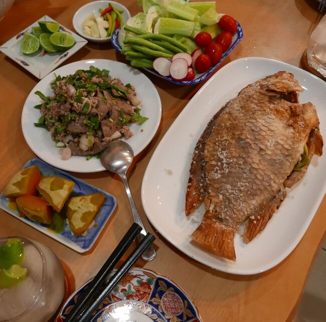 2日　夕食<br />プラーパクテイム．．．〇<br />カボチャ煮．．．．〇<br />豚のラープ．．．．△