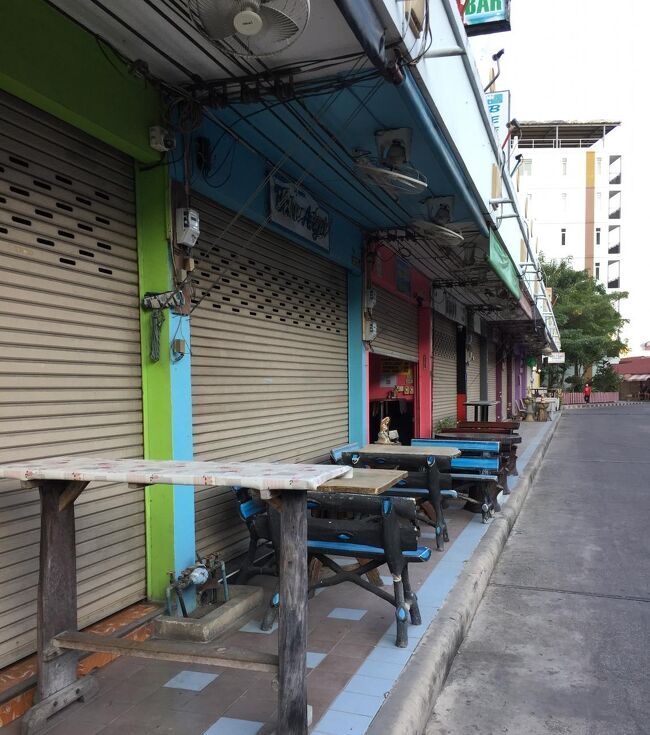 一休が時々利用のバービアも完全にアウトになりました。<br />中には灯りを付けず、飲み物を提供しないで女性だけを座らせているバービアもあるようだ。