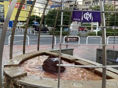 終点別府駅で湯に浸かる。(手湯)