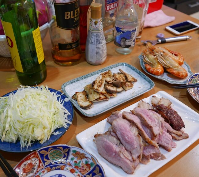 4日　夕食<br />牛肉．．．．．◎<br />焼きエリンギ．．．〇<br />焼き海老．．．．〇