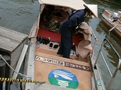 堀川めぐりは大人1,500円ですが、レンタカーショップで貰った200円割引券とプレミアム観光券を使ったので実質650円 ＼(^o^)／。

いよいよ乗船です。こたつ船に乗るの初めて～♪