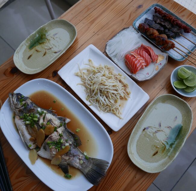 5日　夕食<br />プラークラポン．．．〇<br />モヤシ炒め．．．〇<br />サーモン刺身．．．〇<br />焼き鳥．．．．△