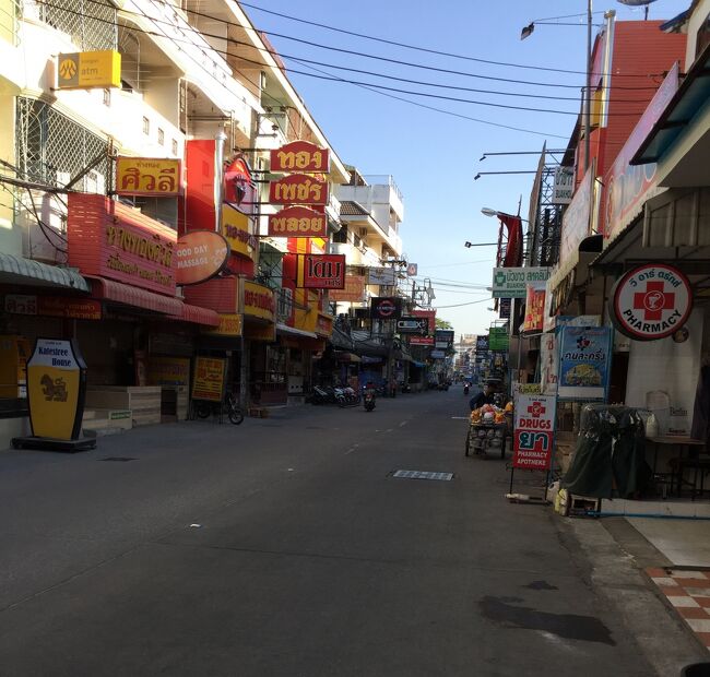 ソイブアカーオ通りも日に日に人通りが少なくなったようだ、でもセカンドロードよりも商売は出来ている。