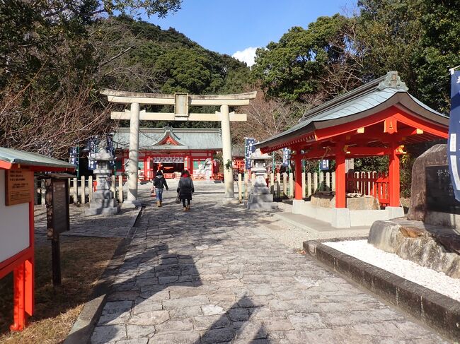 バイクで熊野詣 花の窟屋神社・新宮城・阿須賀神社・熊野速玉神社・神倉神社を巡りました。