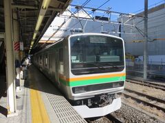 やって来た東海道線普通電車。