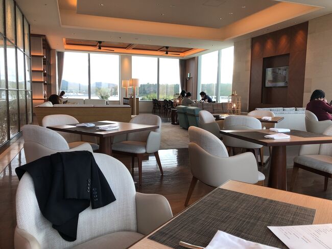 そのままラウンジのアフタヌーンティーを頂きました。