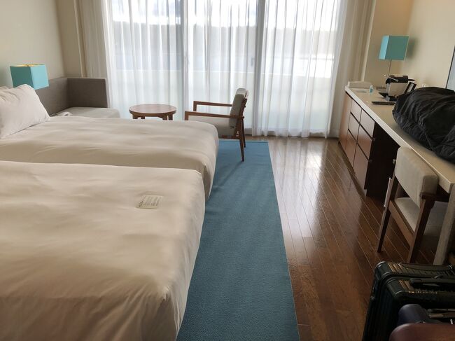 噂通りihg上級会員でもアップは１段だけでした。（ihgスパイアです）<br />goto期間内なのであまり期待はしていなかったけどね。。。<br /><br />部屋の広さはスイート以外はどの部屋も一緒の様です。<br />上層階がクラブなのかな？？