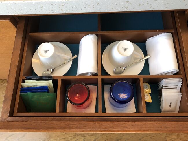 お茶セット<br />このグラス、琉球ガラスで持ちやすくて好き。<br /><br />紅茶はTWGでした。