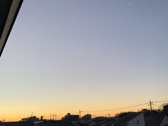 6：00息子…
いつも通り起床…

6：45
やっと空が明るくなってきた～
横浜快晴♪