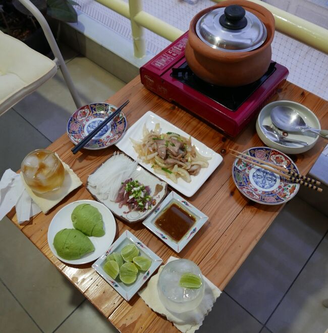 8日　夕食<br />アボガド．．．〇<br />アジの刺身．．．〇<br />牛肉と玉ねぎの炒め．．．〇<br />牛ホルモン煮．．．．◎