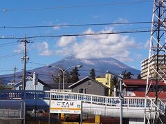 駅から富士山がこんなに見えるのは有り難いことです。