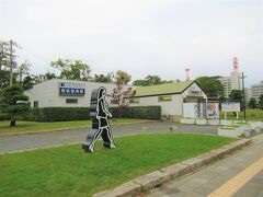 8：34　急いで琴電の「高松築港駅」に向かいます。
こちらの駅にも５分かからずに行けてしまうアクセスの良さです (^^v