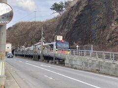 列車は千畳敷駅に停車
無人駅ですが、散策の為10分ほど止まります。