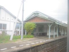 歴史的建造物としての価値が高い萩駅に到着。

ここも翌日に再訪予定です。