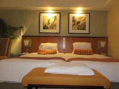 ホテル日航アリビラに戻って来ました。
この日からはルームチェンジでノースウィング９階のプラシエンテツイン（現トップフロアツイン）のお部屋に移動。
出かけている間にホテルスタッフさんが荷物の移動をしておいてくれました。