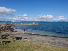 勝連城跡を出て、海中道路へ。途中の海の駅で休憩。