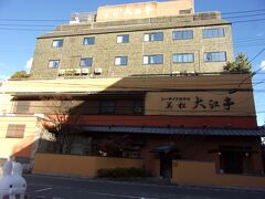 別府タワーの所を曲がってすぐ。
今回泊まる宿です。
シーサイドホテル美松大江亭さんです。